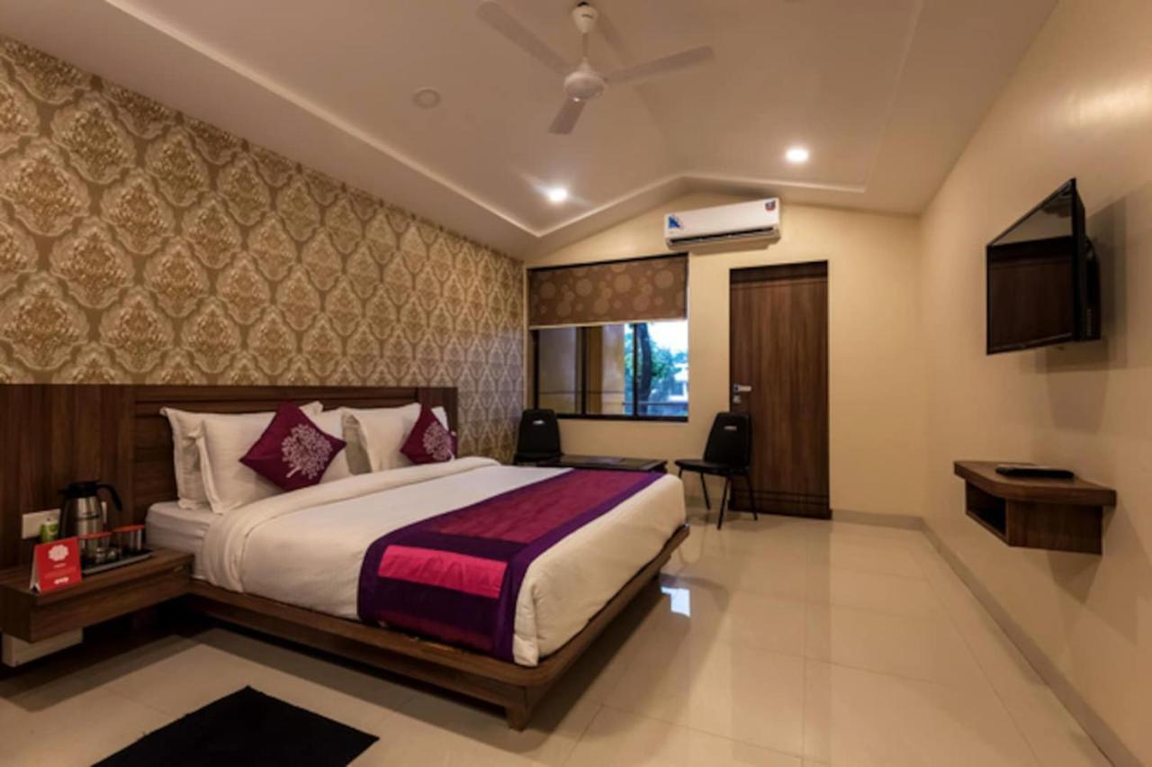 Sunshine Resort Lonavala Exteriör bild
