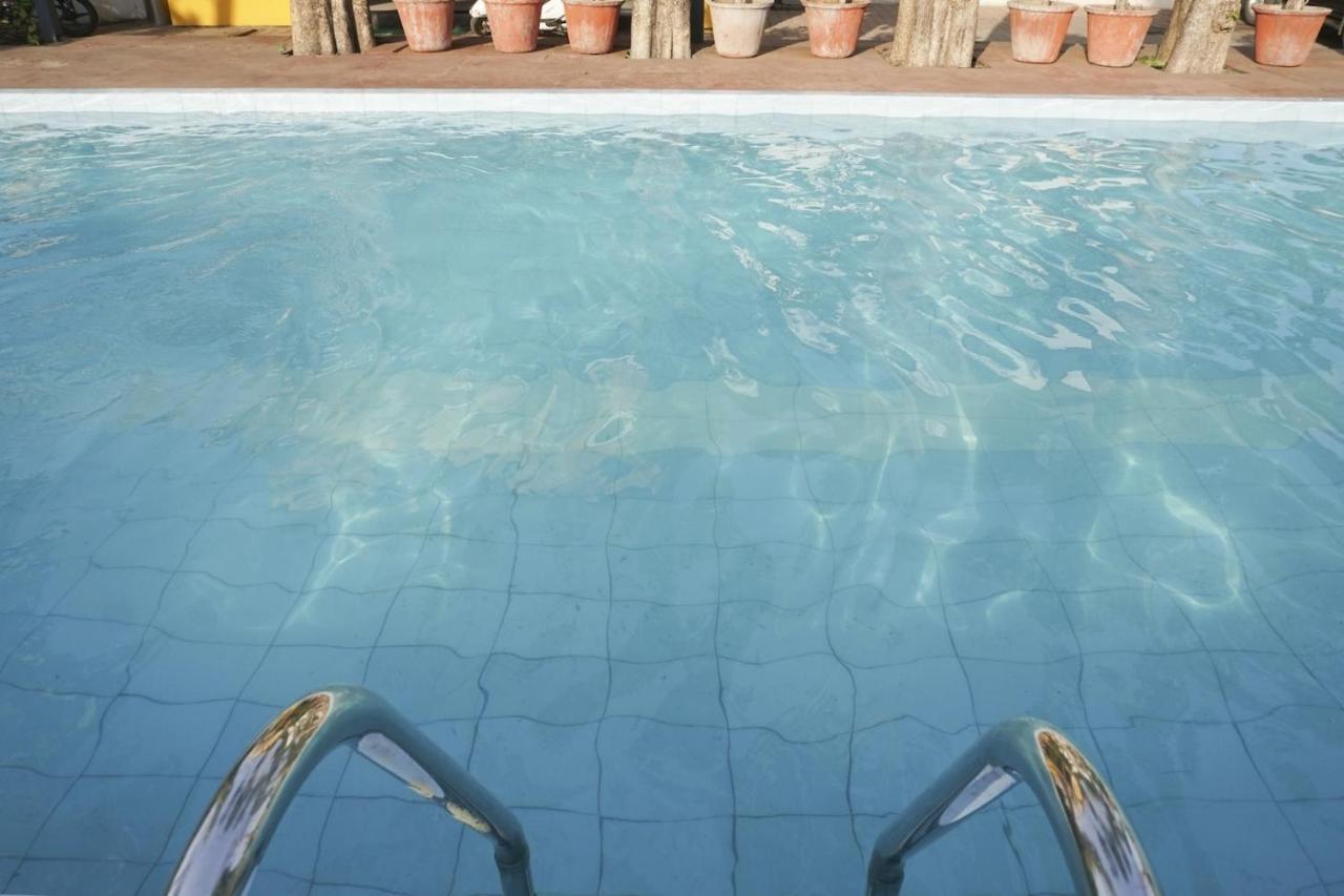 Sunshine Resort Lonavala Exteriör bild
