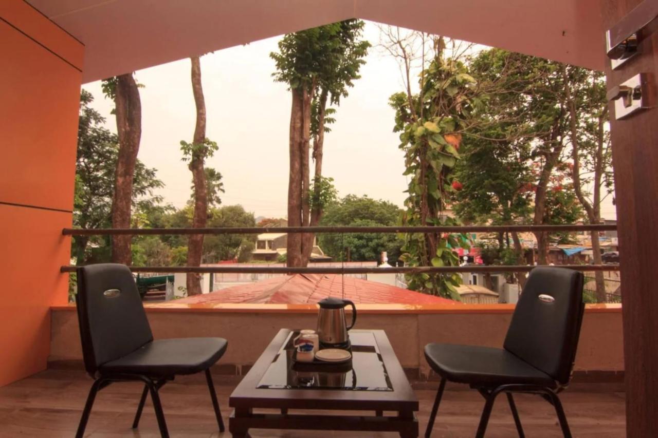 Sunshine Resort Lonavala Exteriör bild