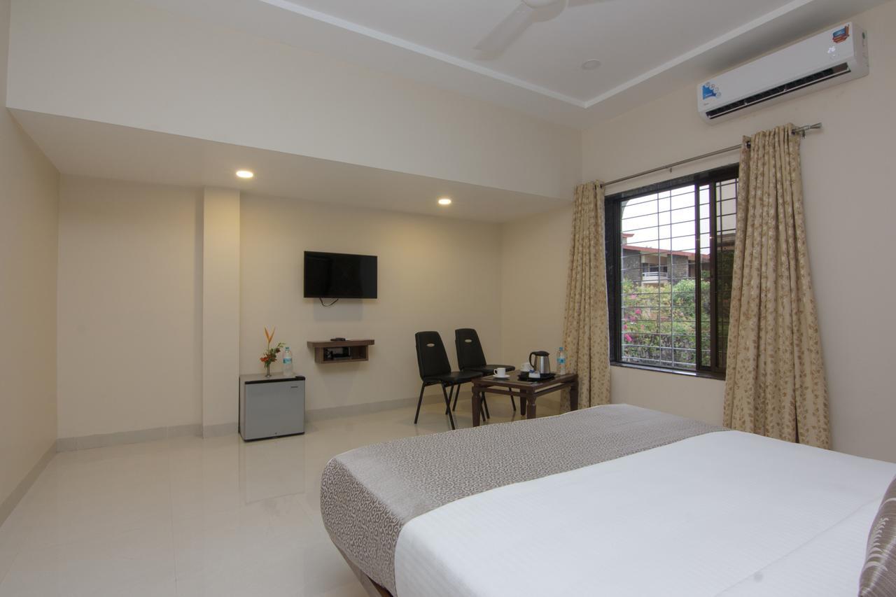 Sunshine Resort Lonavala Exteriör bild