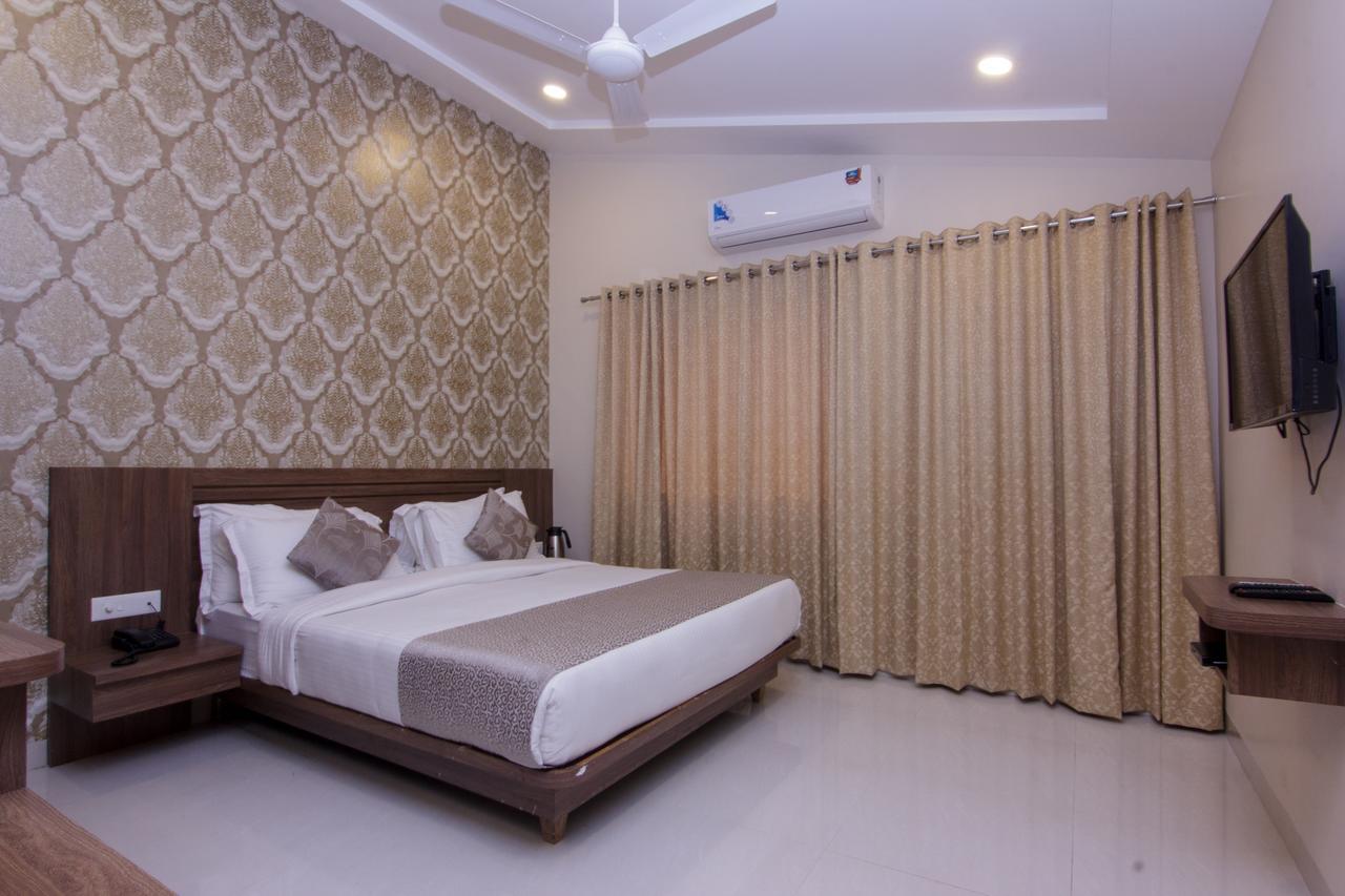 Sunshine Resort Lonavala Exteriör bild