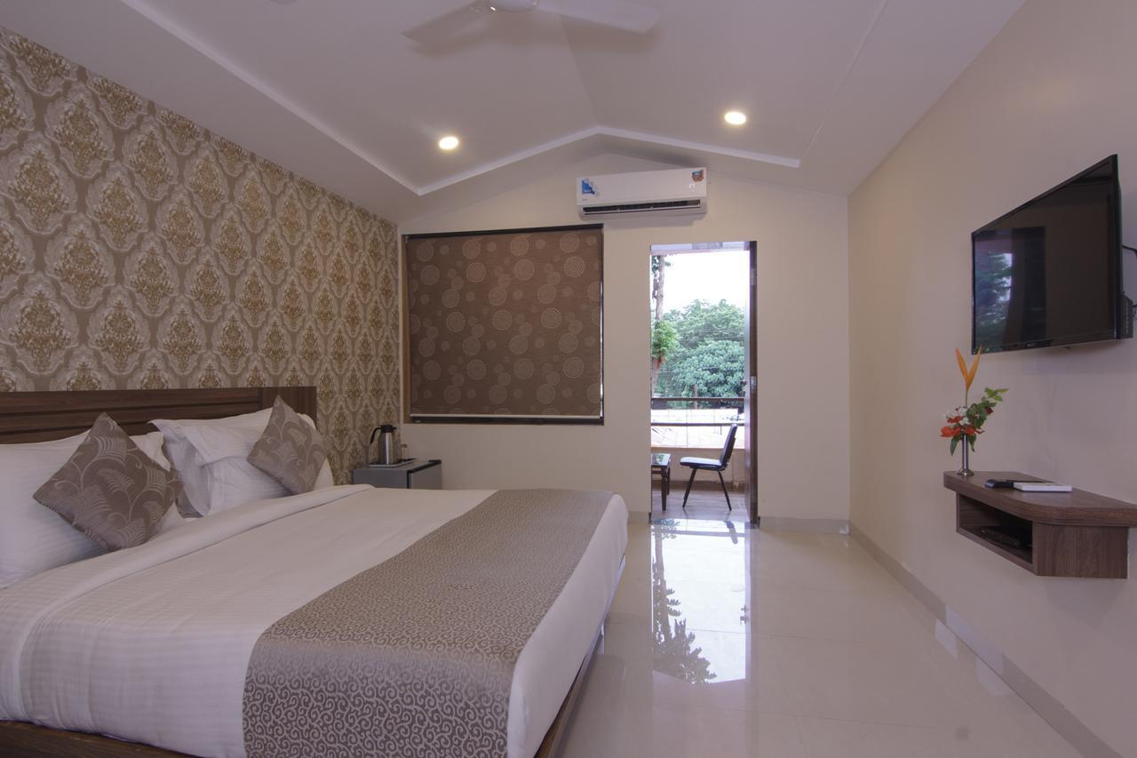 Sunshine Resort Lonavala Exteriör bild